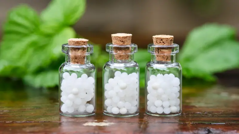Beitragsbild: Homöopathie und Wasser